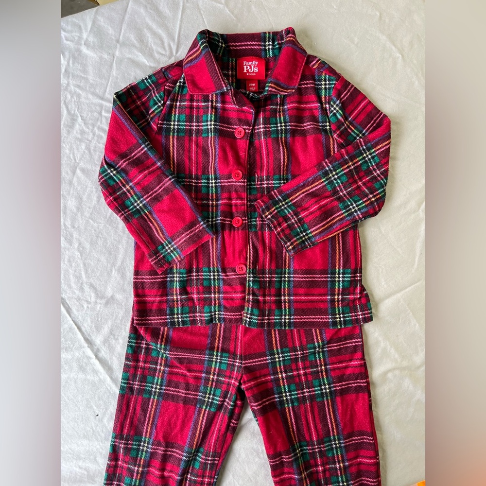 Macys Family PJs- Plaid set